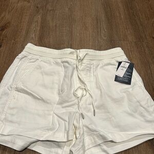 Gap shorts, pull on